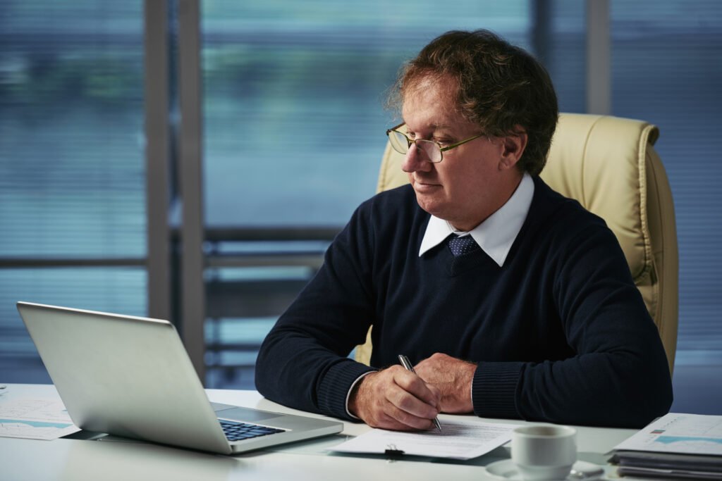 corporate lawyers in noida